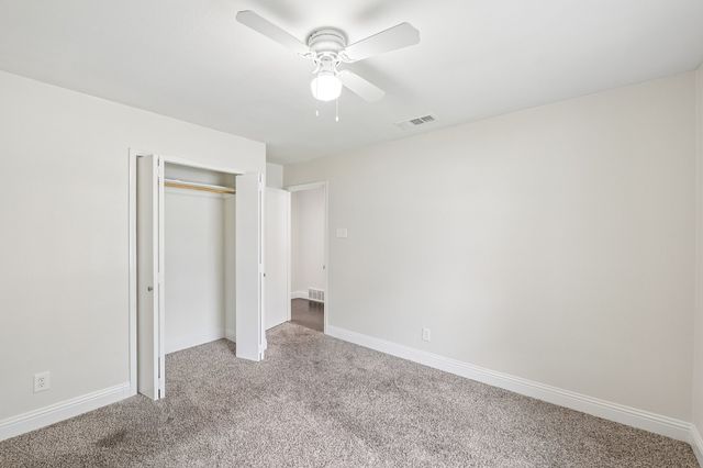 402 W Springdale Lane, Grand Prairie, TX 75052