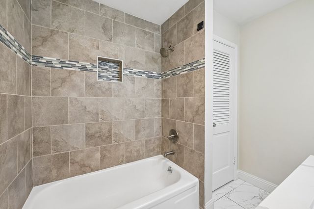 402 W Springdale Lane, Grand Prairie, TX 75052