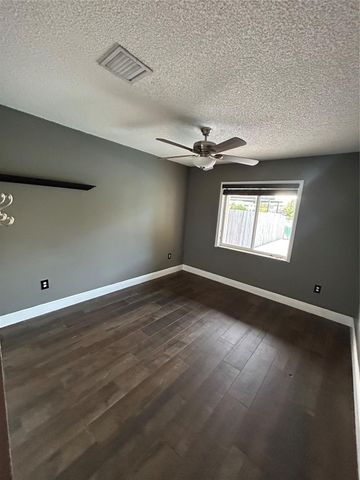 414 SW 205th Ave, Pembroke Pines, FL 33029