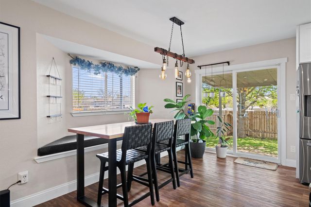 1301 Sheltie LN, Round Rock, TX 78664