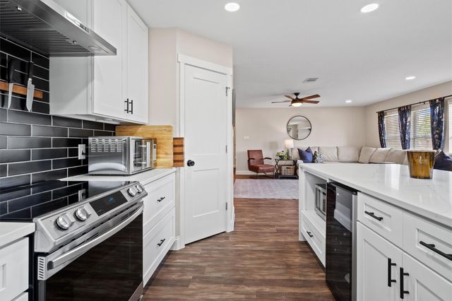 1301 Sheltie LN, Round Rock, TX 78664