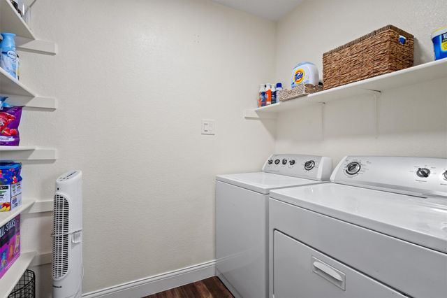 1301 Sheltie LN, Round Rock, TX 78664