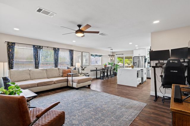 1301 Sheltie LN, Round Rock, TX 78664