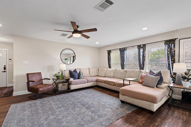 1301 Sheltie LN, Round Rock, TX 78664