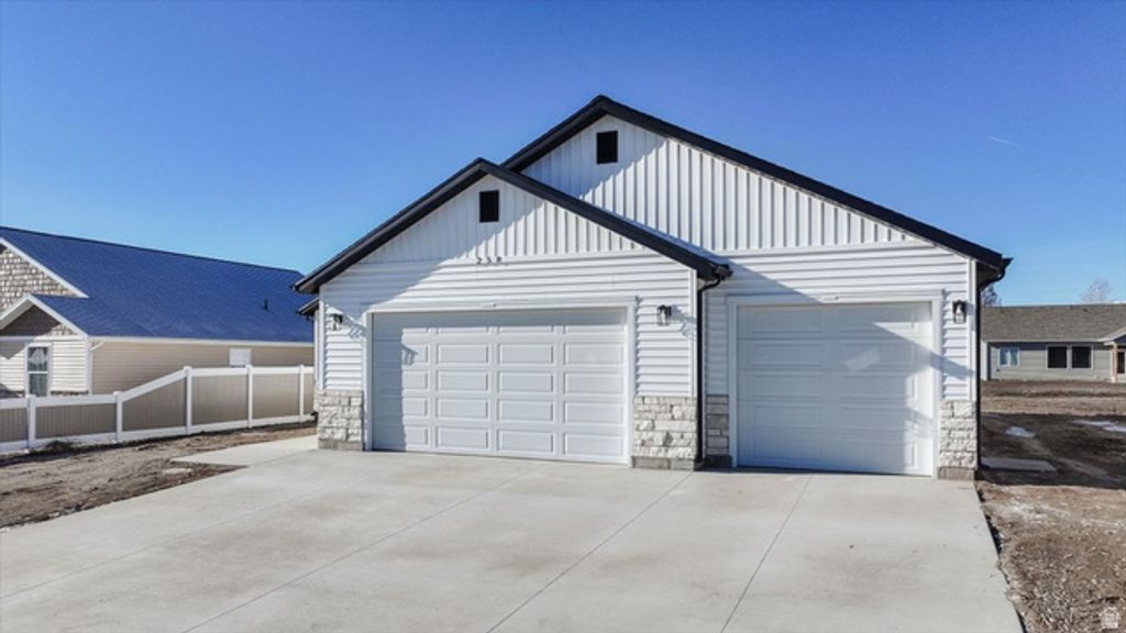 Image 3 of property listing at 253 N 300 W, Preston, ID 83263