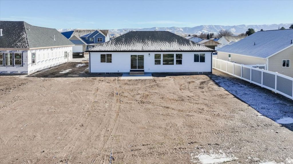 Image 5 of property listing at 253 N 300 W, Preston, ID 83263