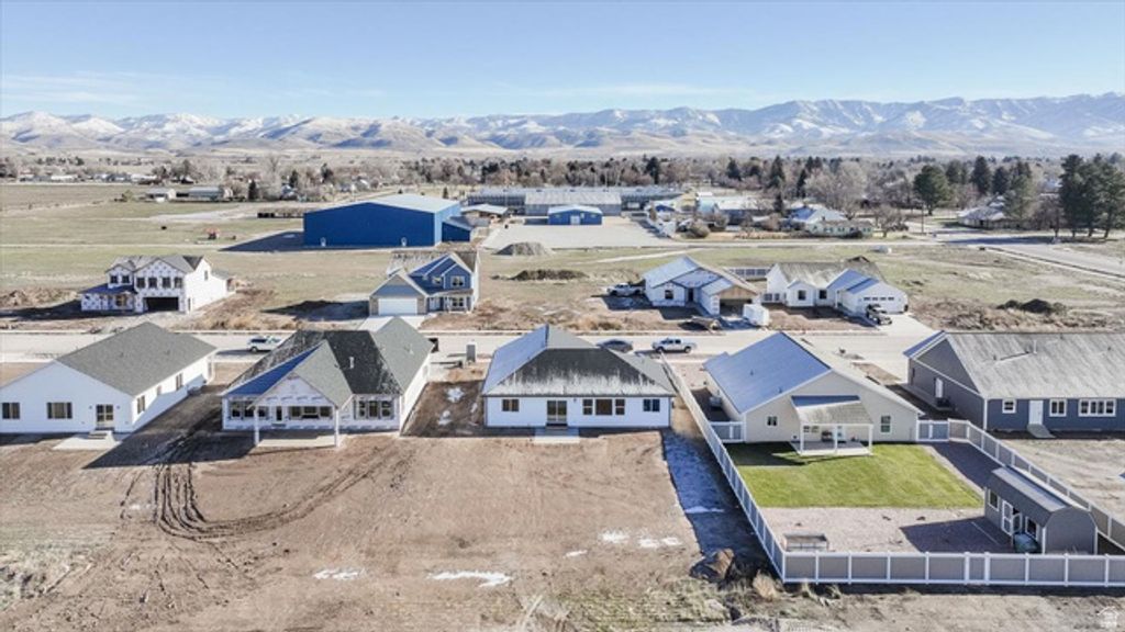Image 6 of property listing at 253 N 300 W, Preston, ID 83263