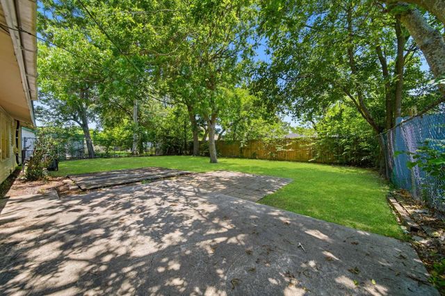 3025 Vance Avenue, Texas City, TX 77590