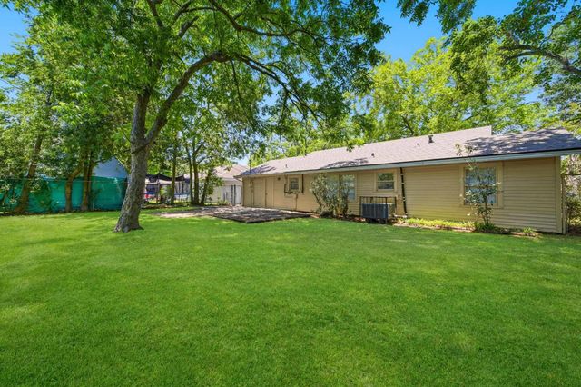 3025 Vance Avenue, Texas City, TX 77590