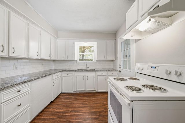 3025 Vance Avenue, Texas City, TX 77590