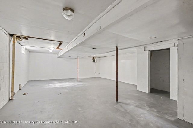 2411 Bliesener Street, Lansing, MI 48911