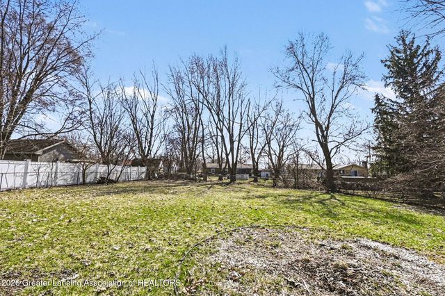 2411 Bliesener Street, Lansing, MI 48911