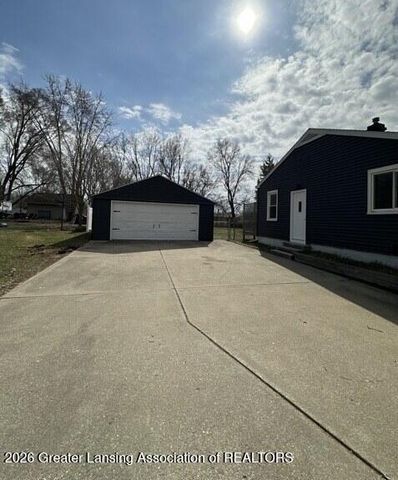 2411 Bliesener Street, Lansing, MI 48911