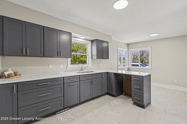 2411 Bliesener Street, Lansing, MI 48911