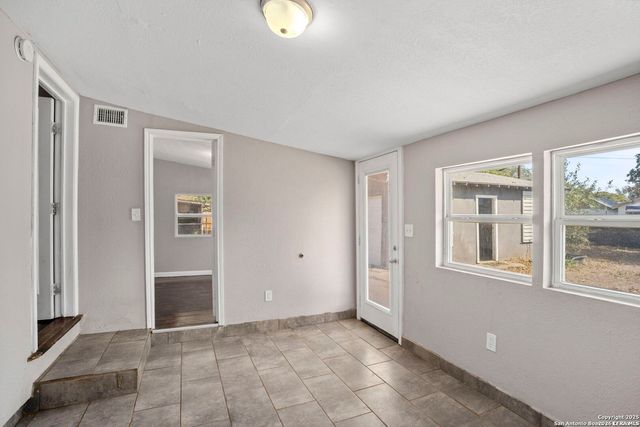 1530 SW 19th Street, San Antonio, TX 78207