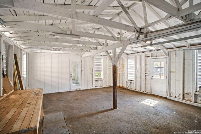 1530 SW 19th Street, San Antonio, TX 78207