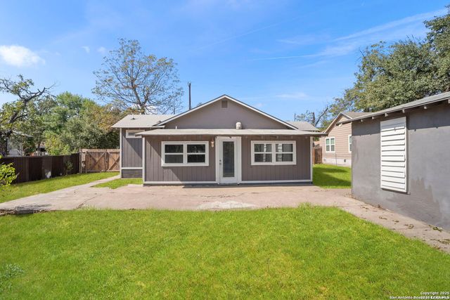 1530 SW 19th Street, San Antonio, TX 78207