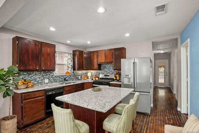 1530 SW 19th Street, San Antonio, TX 78207