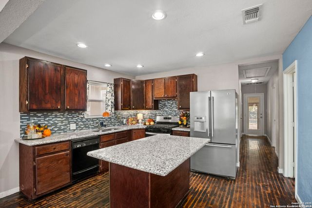 1530 SW 19th Street, San Antonio, TX 78207