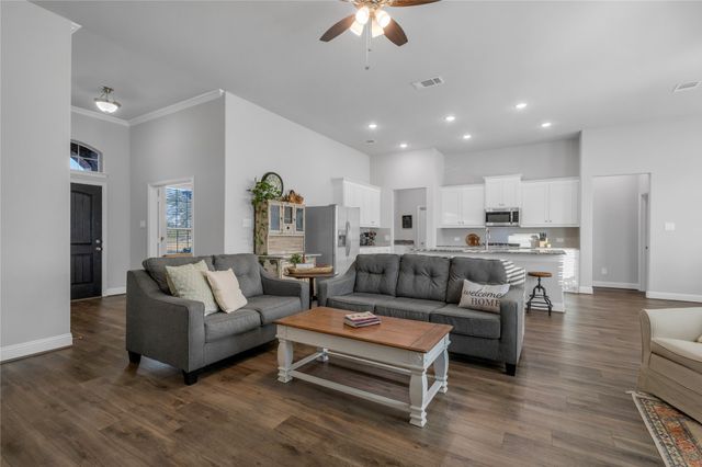 536 Private Road 7017, Edgewood, TX 75117