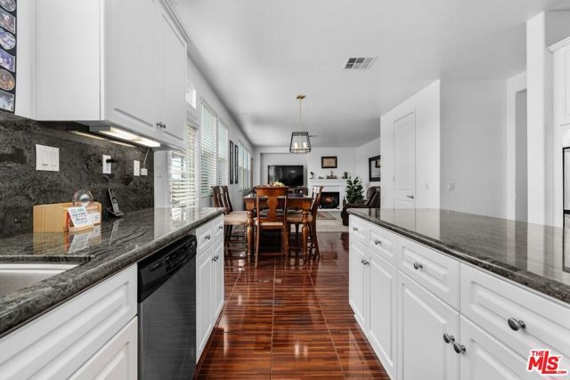 9626 Hanna Avenue, Chatsworth (los Angeles), CA 91311