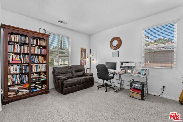 9626 Hanna Avenue, Chatsworth (los Angeles), CA 91311