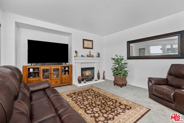 9626 Hanna Avenue, Chatsworth (los Angeles), CA 91311