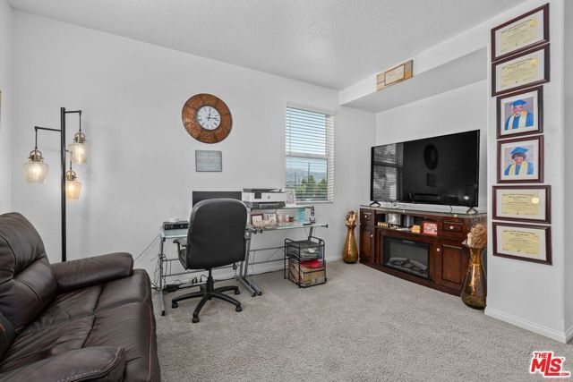 9626 Hanna Avenue, Chatsworth (los Angeles), CA 91311