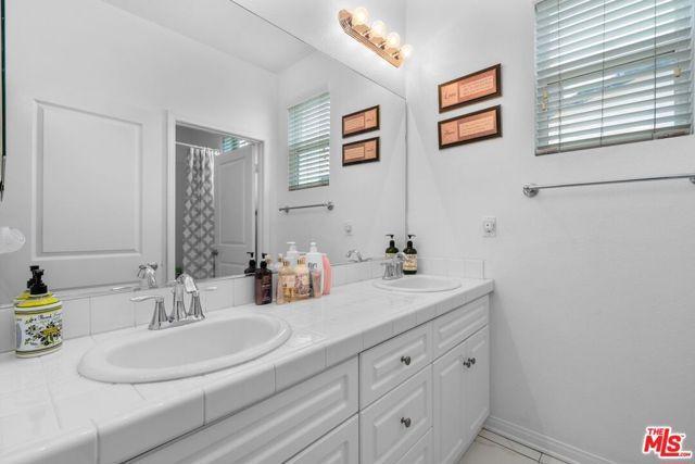 9626 Hanna Avenue, Chatsworth (los Angeles), CA 91311