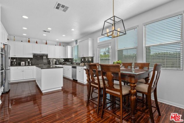 9626 Hanna Avenue, Chatsworth (los Angeles), CA 91311