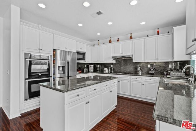 9626 Hanna Avenue, Chatsworth (los Angeles), CA 91311