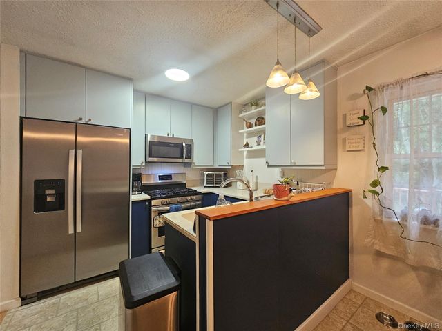 4 Pinegrove Drive, Wurtsboro, NY 12790