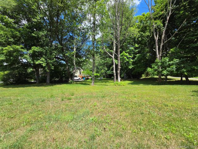 4 Pinegrove Drive, Wurtsboro, NY 12790
