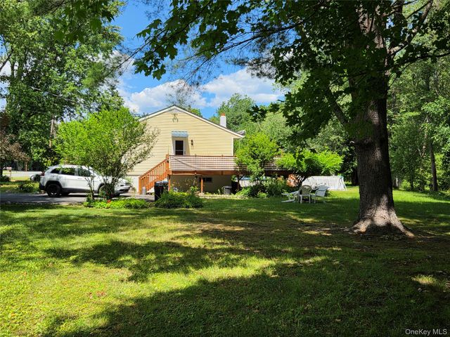 4 Pinegrove Drive, Wurtsboro, NY 12790