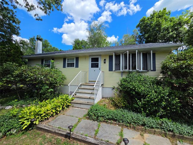 4 Pinegrove Drive, Wurtsboro, NY 12790