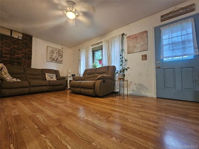 4 Pinegrove Drive, Wurtsboro, NY 12790