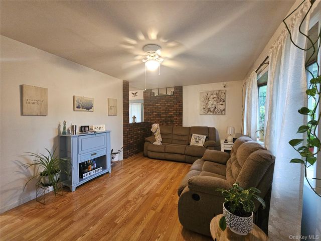 4 Pinegrove Drive, Wurtsboro, NY 12790