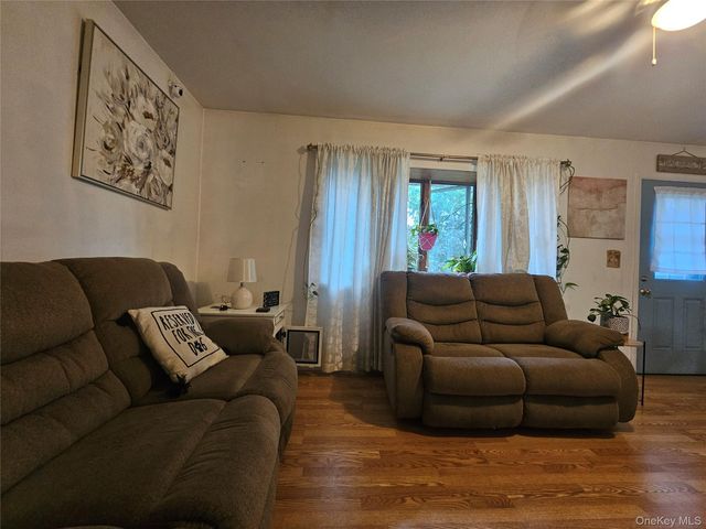 4 Pinegrove Drive, Wurtsboro, NY 12790