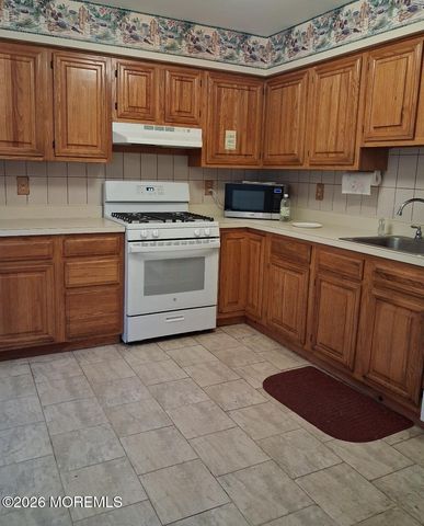 287 Elmwood Court, Howell, NJ 07731