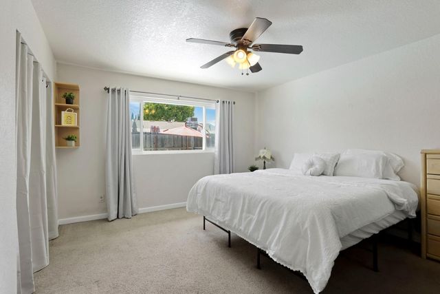 822 Buchanon Ln, Manteca, CA 95336