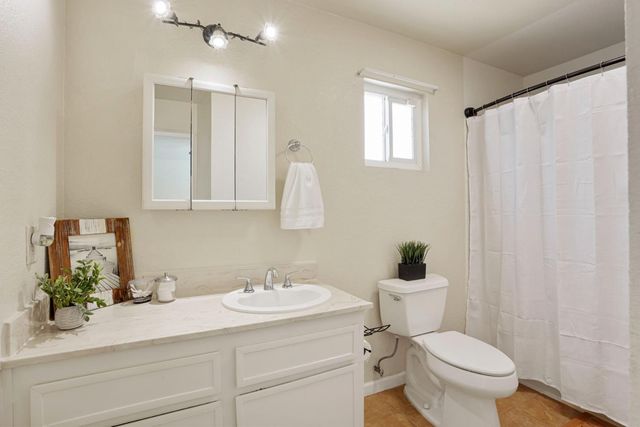 822 Buchanon Ln, Manteca, CA 95336