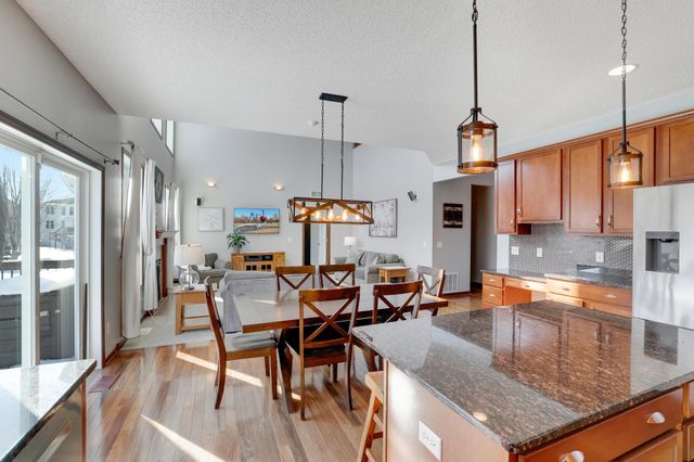 2105 Pembina Lane, Shakopee, MN 55379