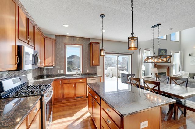 2105 Pembina Lane, Shakopee, MN 55379