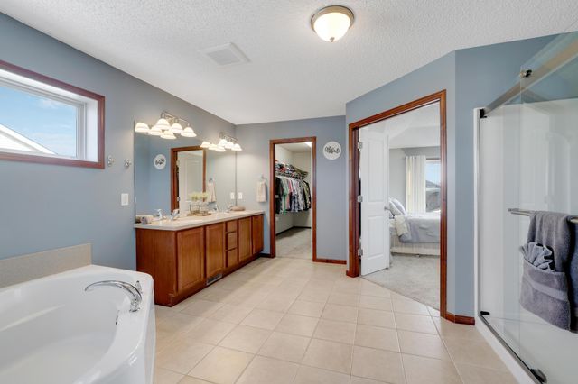 2105 Pembina Lane, Shakopee, MN 55379