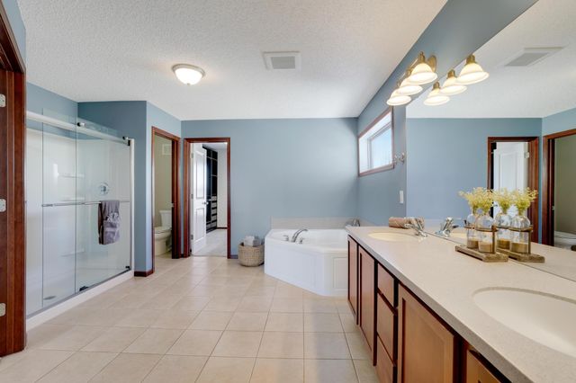 2105 Pembina Lane, Shakopee, MN 55379