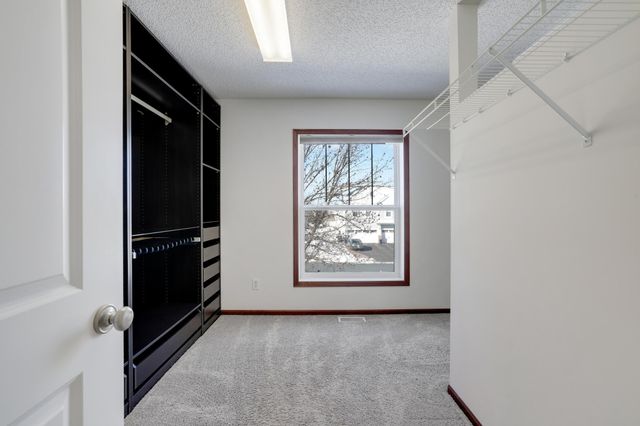 2105 Pembina Lane, Shakopee, MN 55379