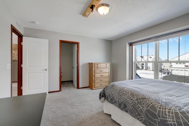 2105 Pembina Lane, Shakopee, MN 55379