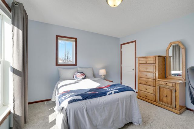 2105 Pembina Lane, Shakopee, MN 55379