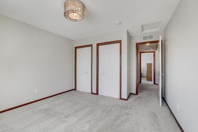 2105 Pembina Lane, Shakopee, MN 55379