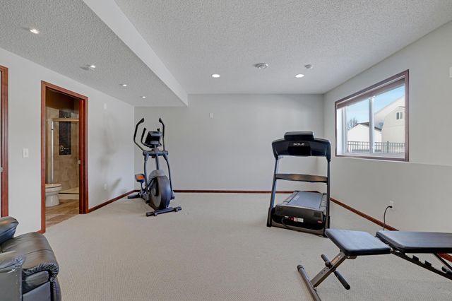 2105 Pembina Lane, Shakopee, MN 55379